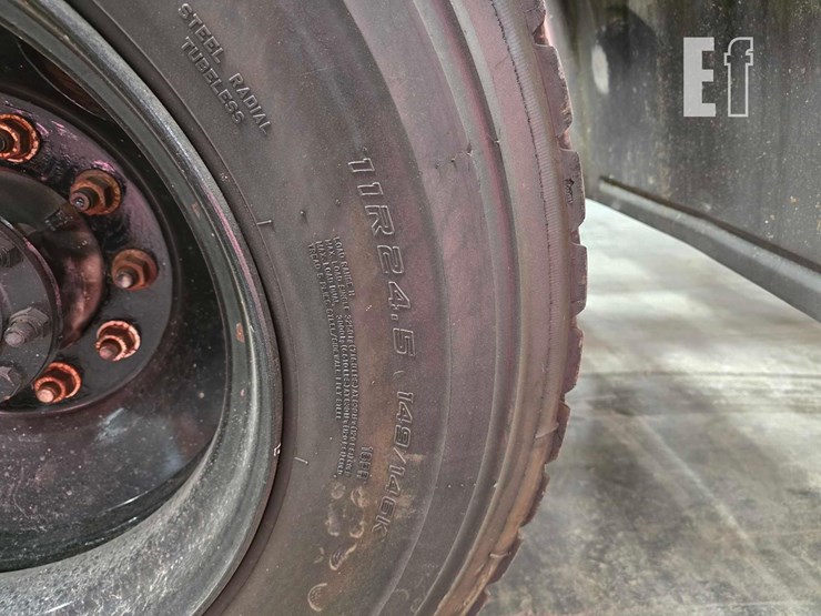 2005-international-9400-image-23