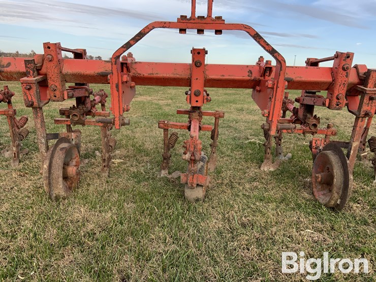 6r30"-cultivator-w/rolling-shields-image-11