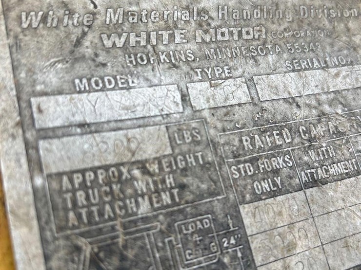 white-4000lb-propane-forklift-1193-image-20