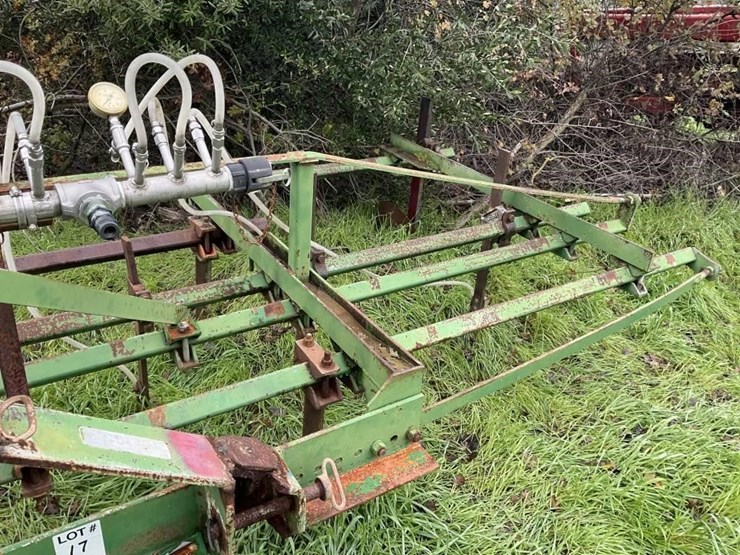 (offsite)-custom-3-pt-3-row-60"-cultivator-image-8