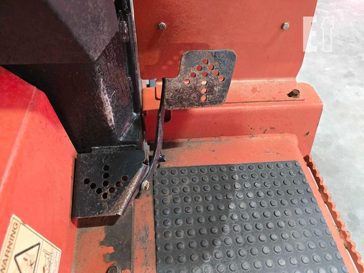 2015-ditch-witch-rt40-image-14