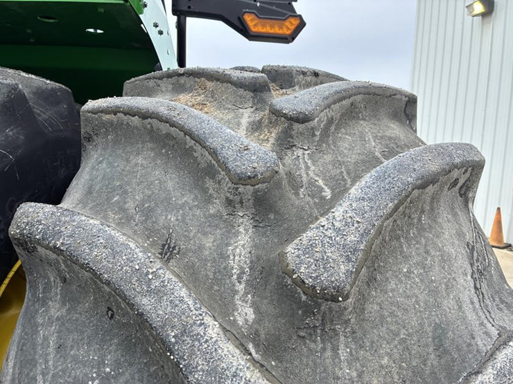 2024-john-deere-9r-590-image-42