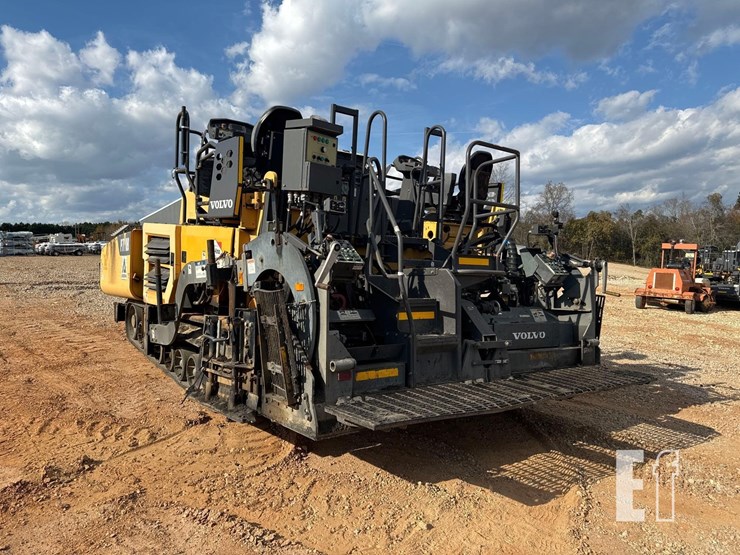 2018-volvo-p7110b-image-3