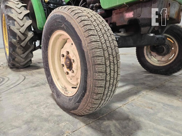 2000-john-deere-5210-image-13