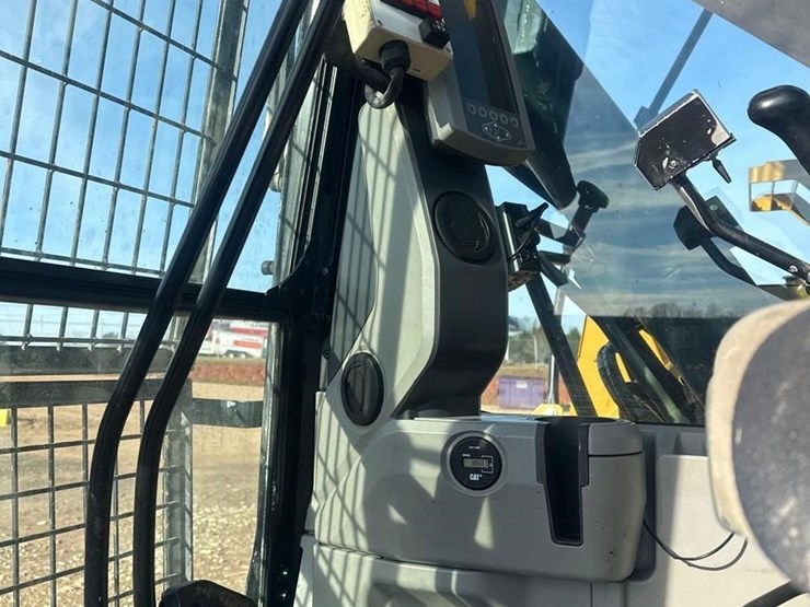 2020-caterpillar-325flcr-image-41