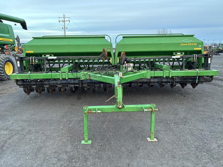 john-deere-1590-image-1