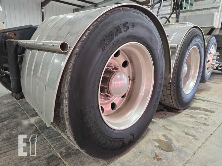 2005-mack-vision-cxn613-image-28