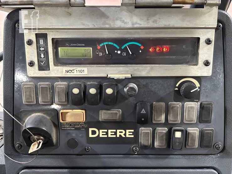 2020-deere-310l-ep-image-26