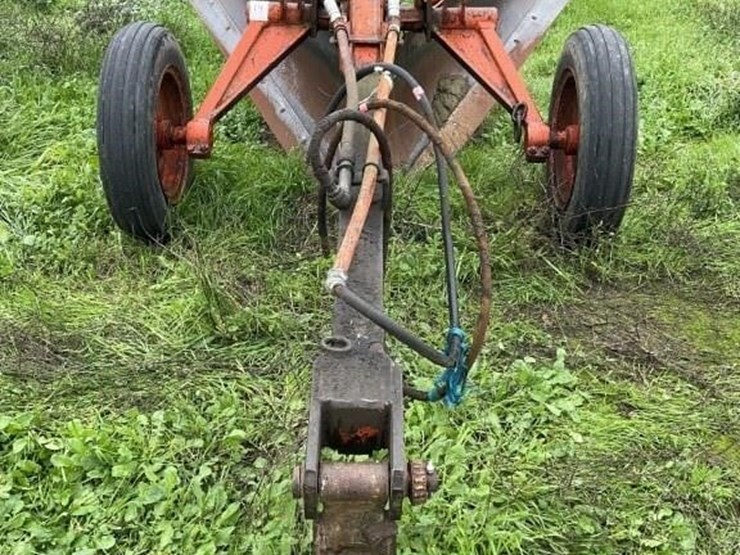 (offsite)-yonkers-johnson-400a-pull-v-ditcher-image-13