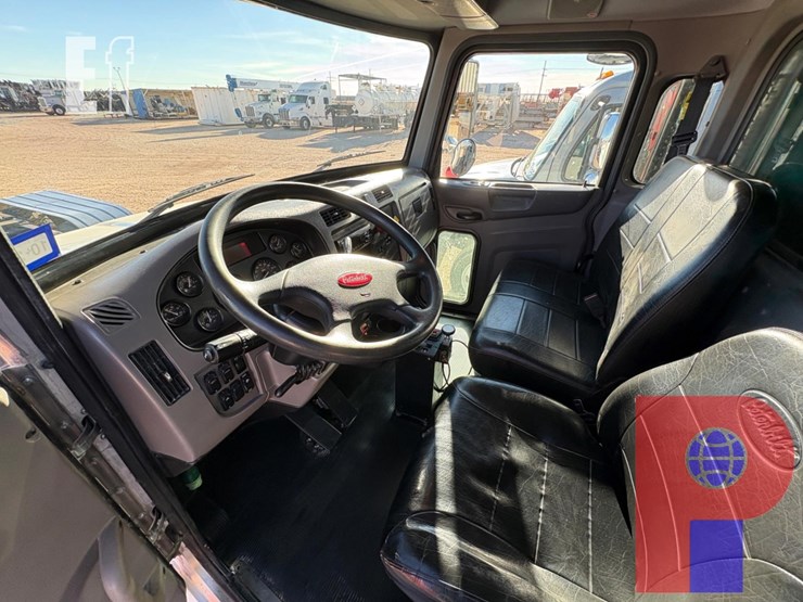 2020-peterbilt-348-image-6