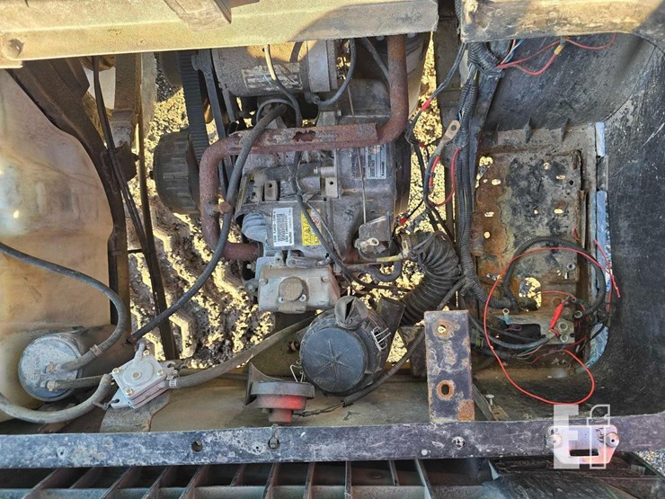 e-z-go-6-seater-golf-cart-9812-image-12