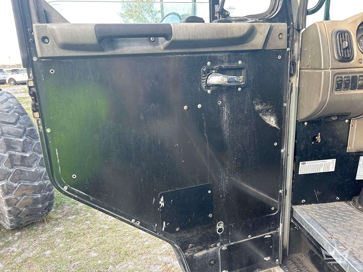 2018-peterbilt-320-image-15