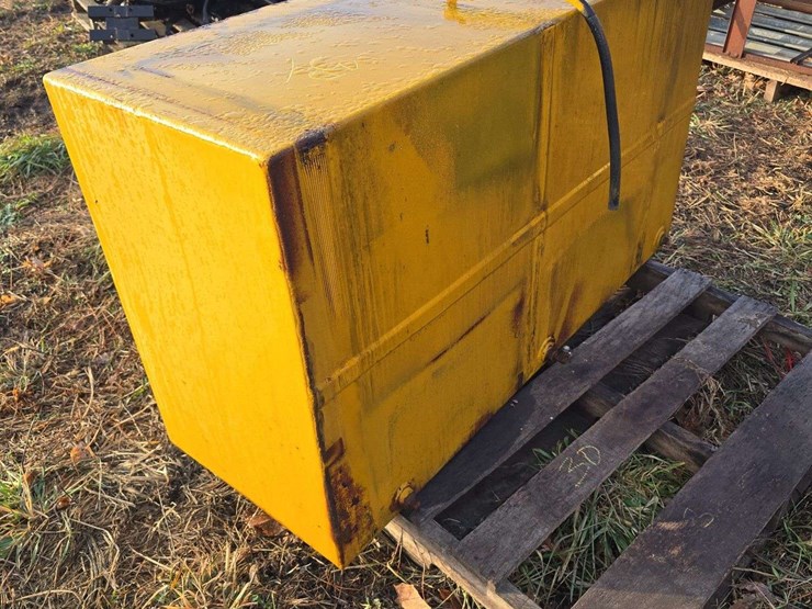 metal-fuel-tank-48"lx18"wx28"h-image-4