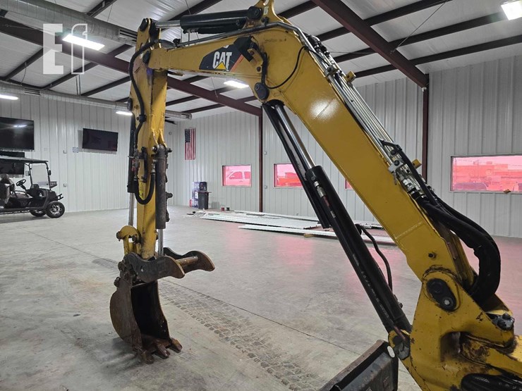 2016-caterpillar-303.5e2-cr-image-36