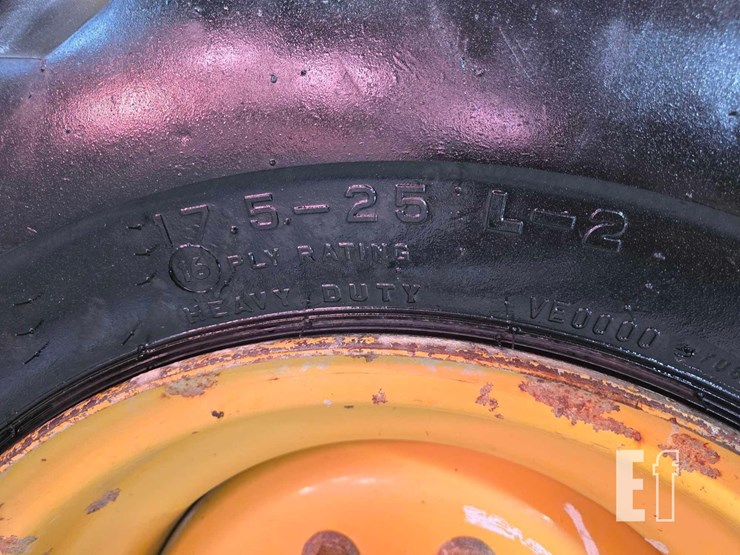 2019-caterpillar-tl1255d-image-24