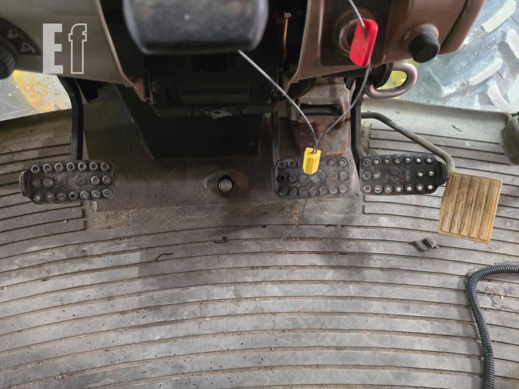 john-deere-6415-image-10