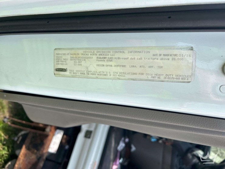 2016-freightliner-cascadia-125-image-17