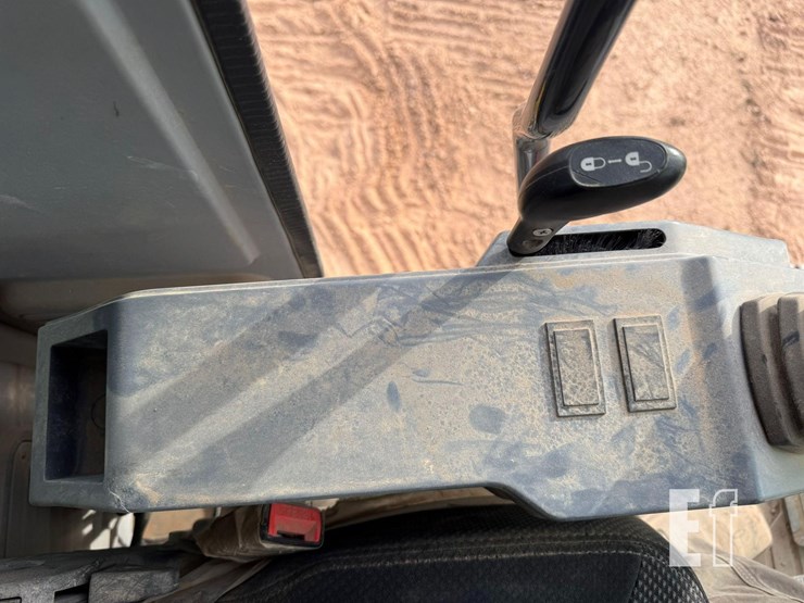 2022-xcmg-xe210u-image-23