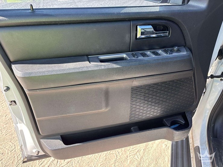 2017-ford-expedition-image-16