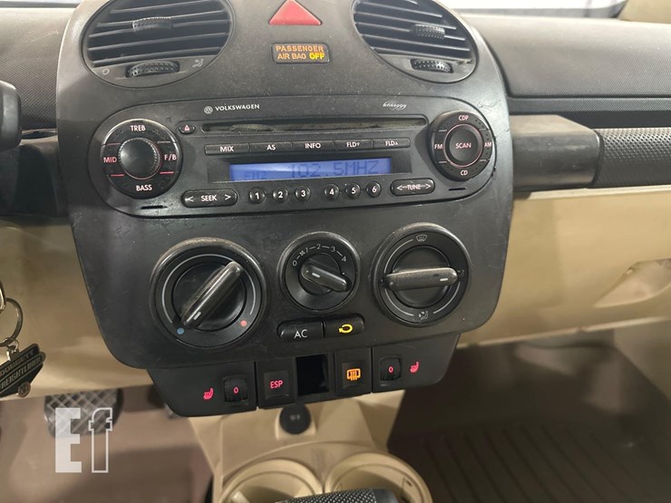 2005-volkswagen-beetle-image-12