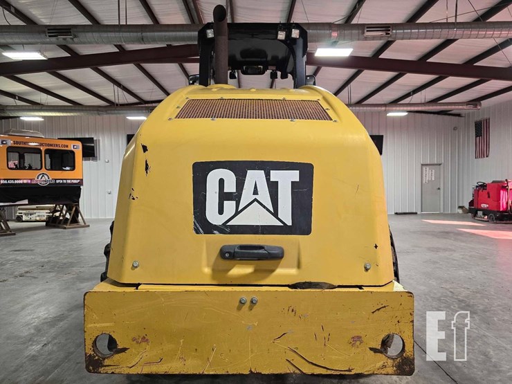 2012-caterpillar-cp56b-image-8