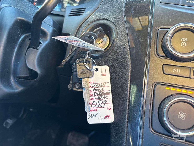 2018-ford-explorer-image-30