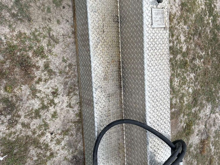 rds-manufacturing-70307-48-gallon-l-shaped-transfer-diesel-fuel-tank-image-6