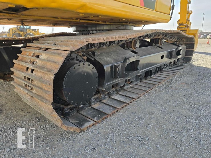 2016-caterpillar-349fl-image-24