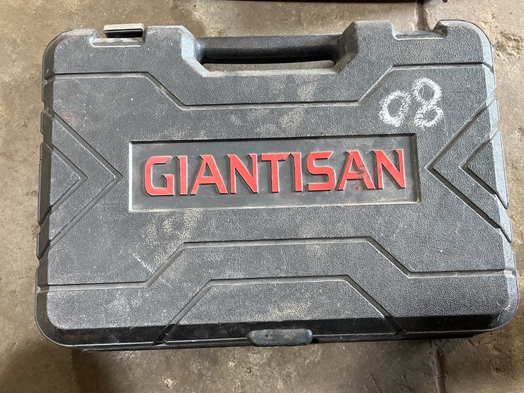 #80-•-giantisan-rivet-gun-and-accessories-image-1