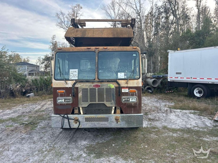 2018-peterbilt-320-image-26