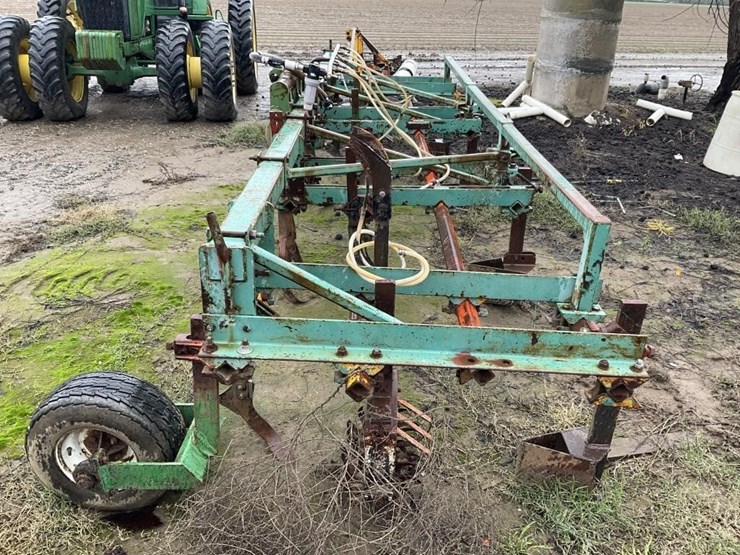 custom-3-pt-3-row-60"-cultivator-image-7