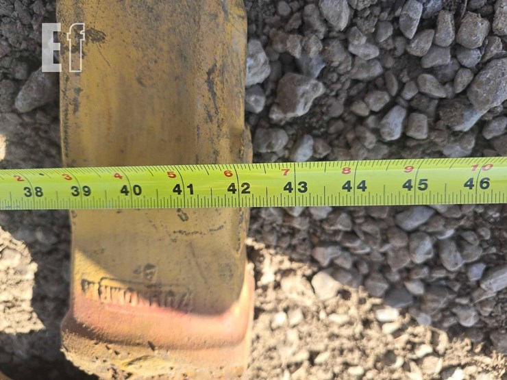 2020-caterpillar-323-image-14