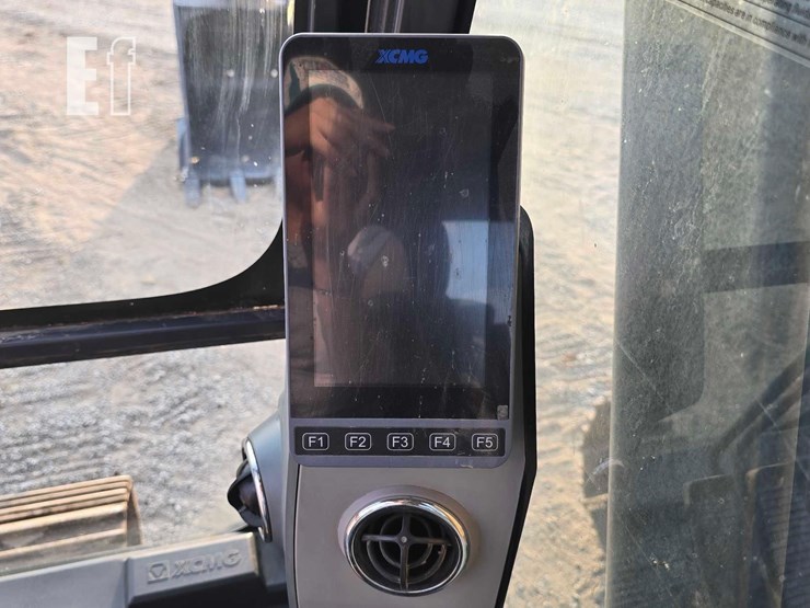 2022-xcmg-xe210u-image-19