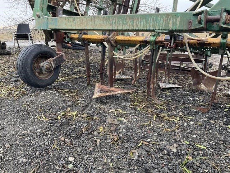 custom-3-pt-5-row-60"-fold-up-cultivator-image-17
