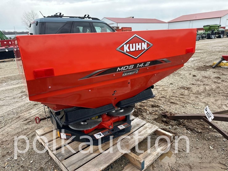 3279---kuhn-md2-14.2-3pt-seed-spreader-image-1