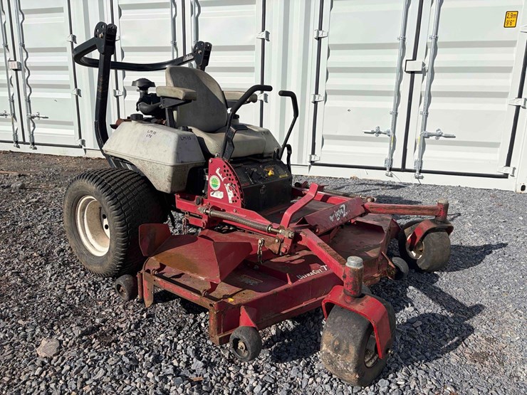 toro-lazer-z-zero-turn-mower-image-1