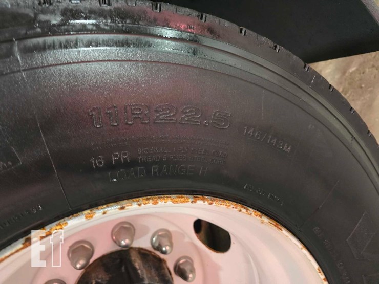 2010-peterbilt-340-image-25