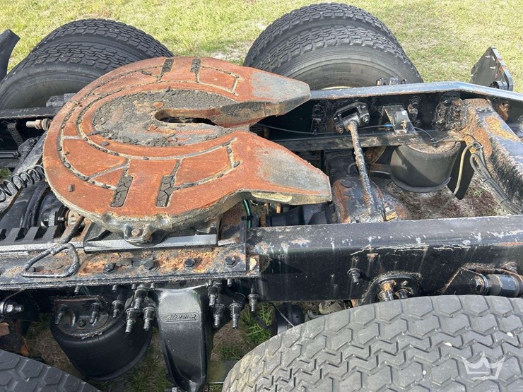 2016-freightliner-cascadia-125-image-23