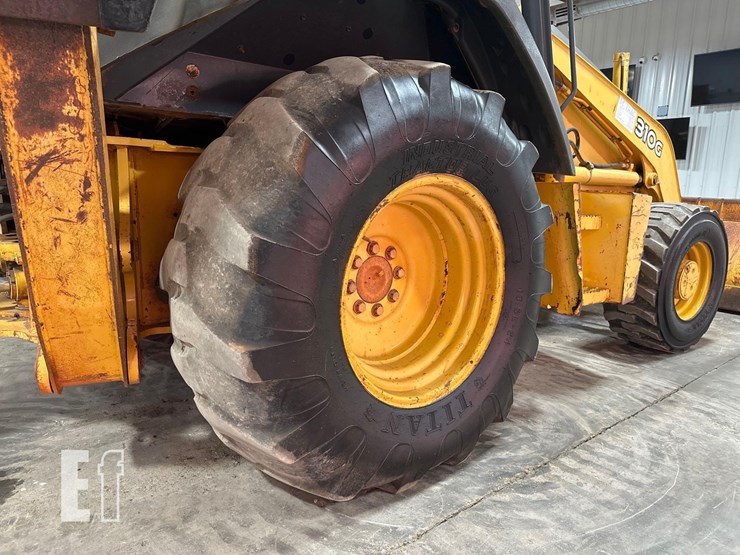 2006-deere-310g-image-32