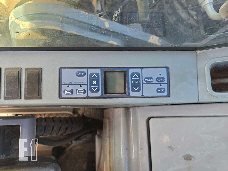 2022-xcmg-xe210u-image-16