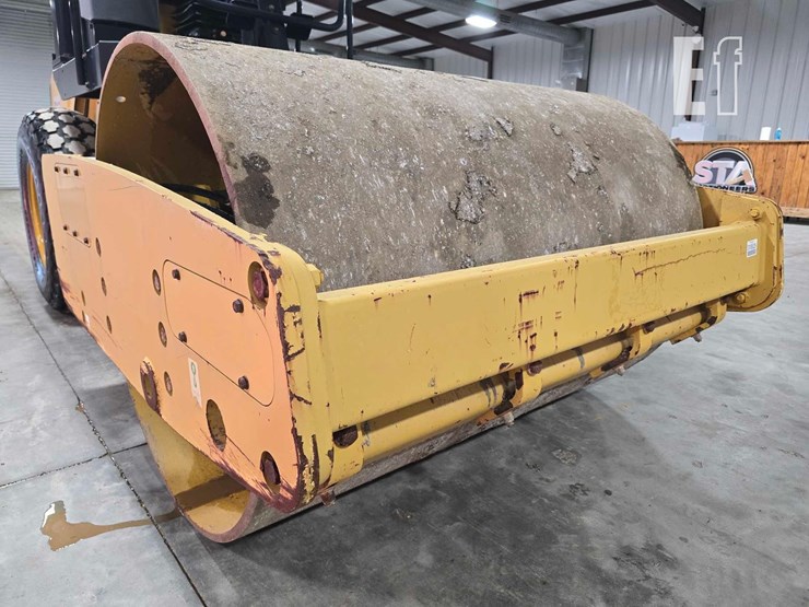 2013-caterpillar-cs44-image-10