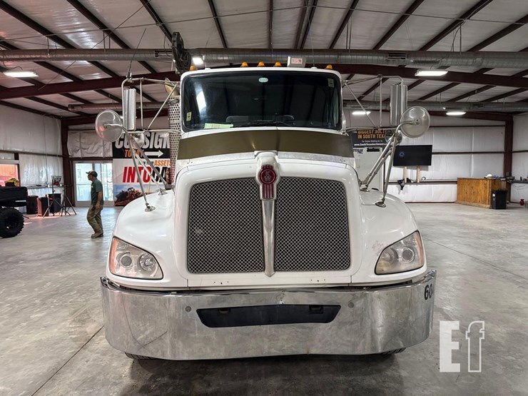 2015-kenworth-t370-image-8