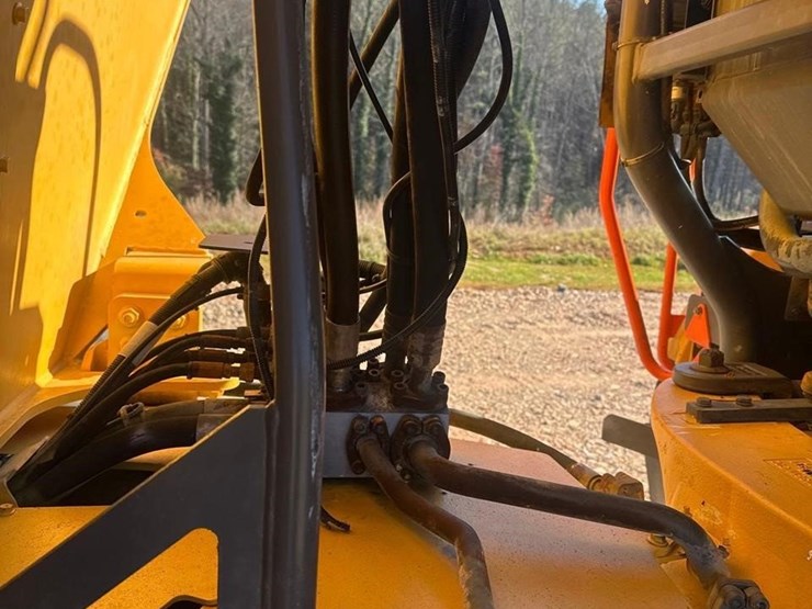 2016-volvo-a30g-image-14