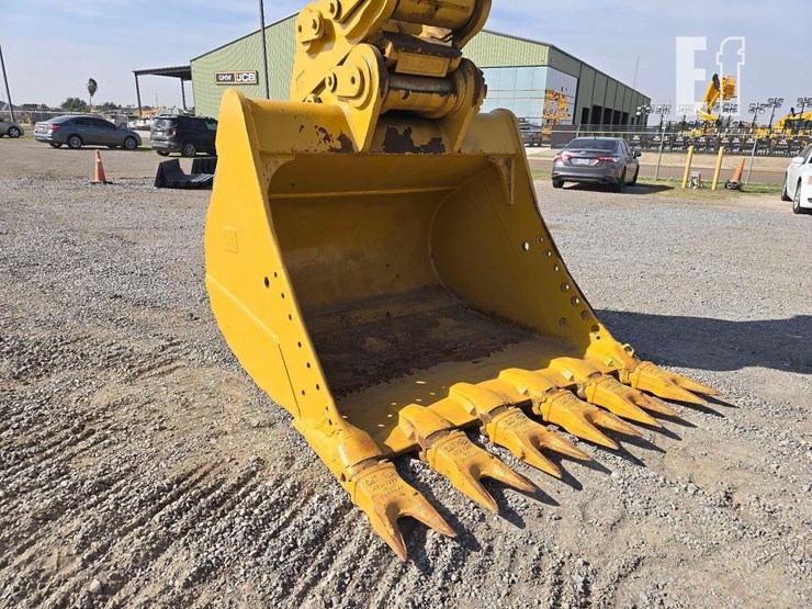 2016-caterpillar-349fl-image-10