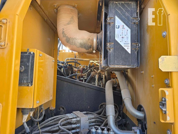 2022-xcmg-xe210u-image-26