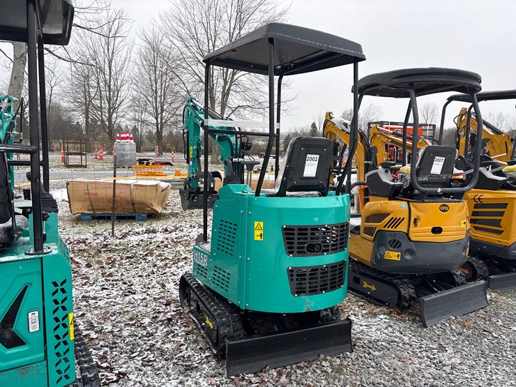 #2002-•-unused-h15r-mini-excavator-image-4