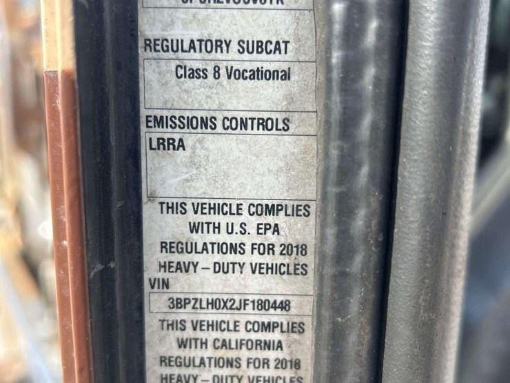 2018-peterbilt-320-image-7
