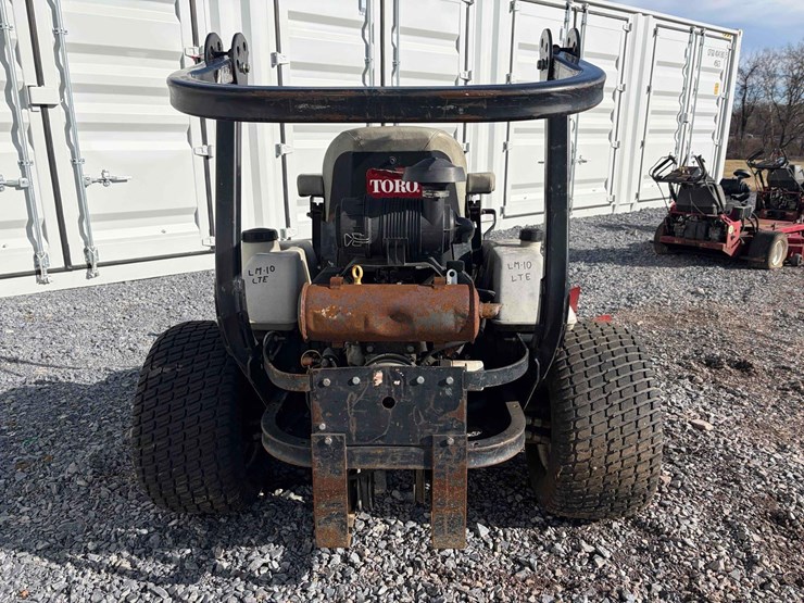 toro-lazer-z-zero-turn-mower-image-3