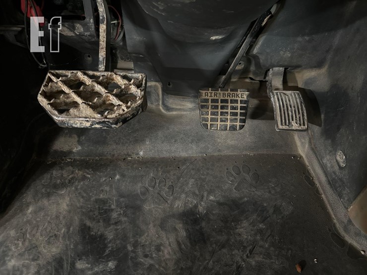 2012-mack-granite-gu713-image-18