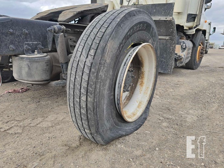 2018-freightliner-cascadia-113-image-23